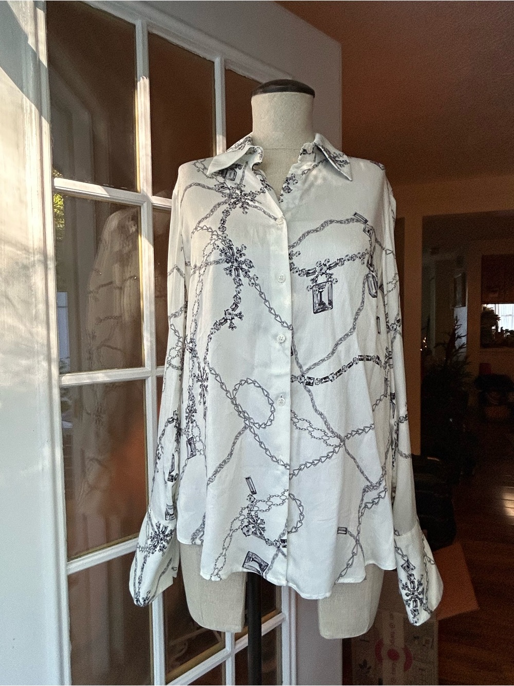 Sisley Ivory Button-Down Top with black Chain Print. Small